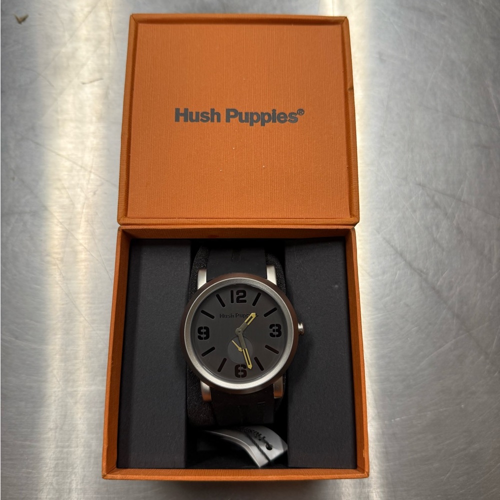 Hush Puppies Men's Gray and Black Classic Watch
